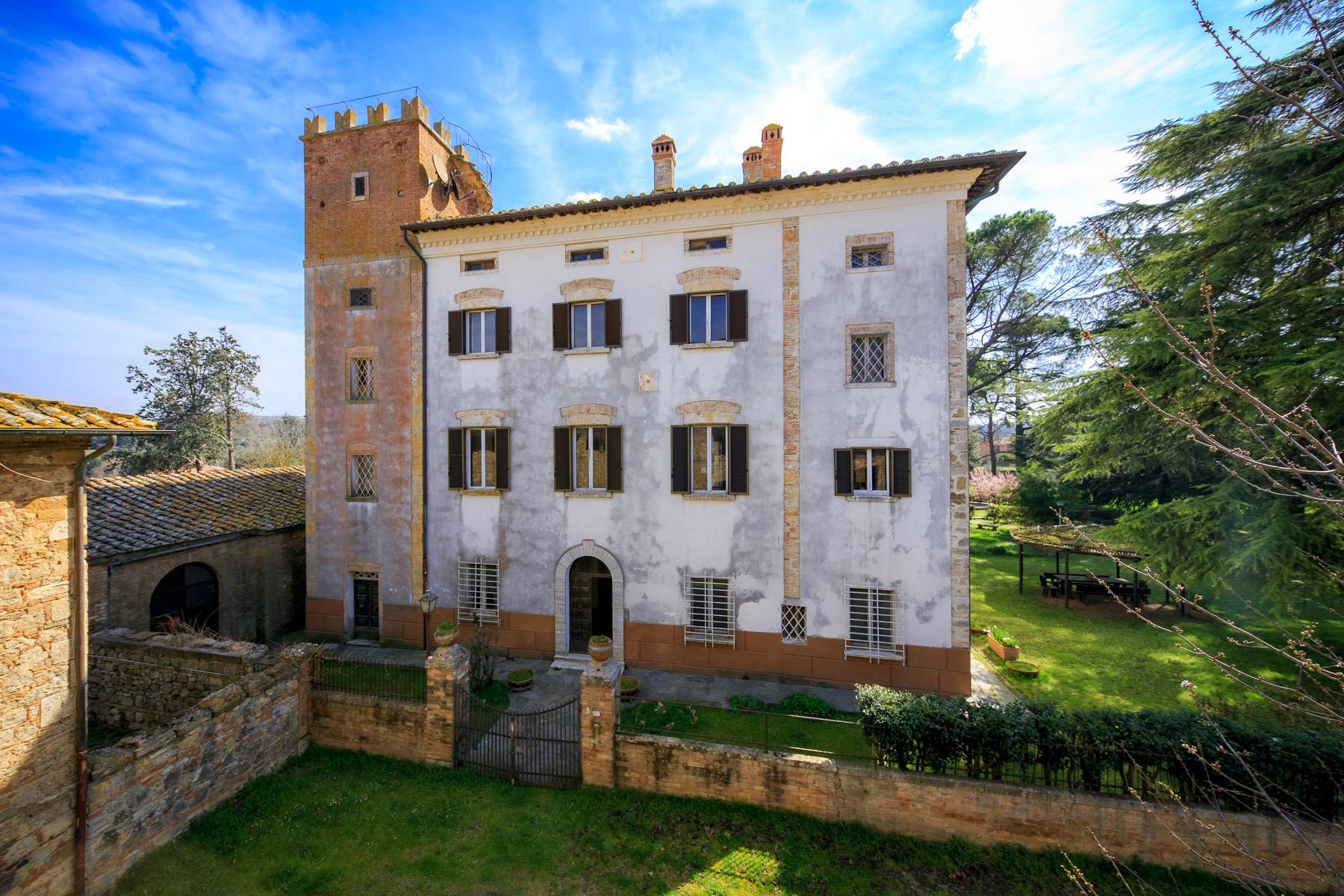 Villa in Vendita a Montepulciano: 5 locali, 2400 mq - Foto 2