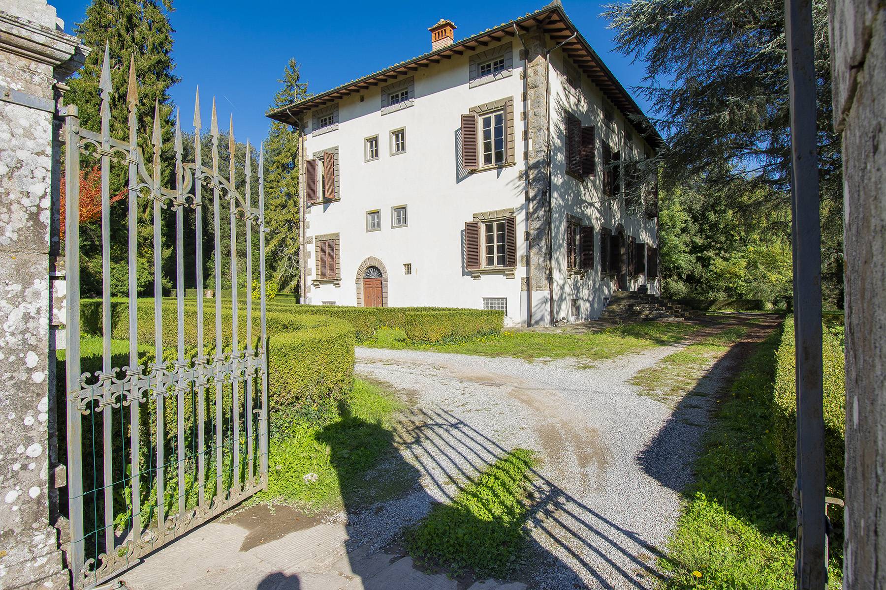 Villa in Vendita a Pescaglia: 5 locali, 2100 mq - Foto 1