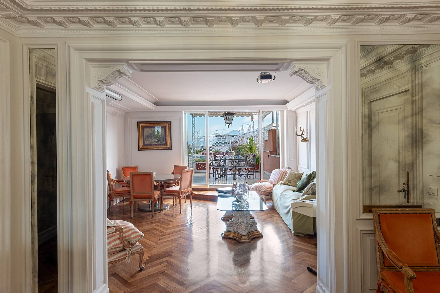 Appartamento in Vendita a Napoli: 5 locali, 350 mq - Foto 9
