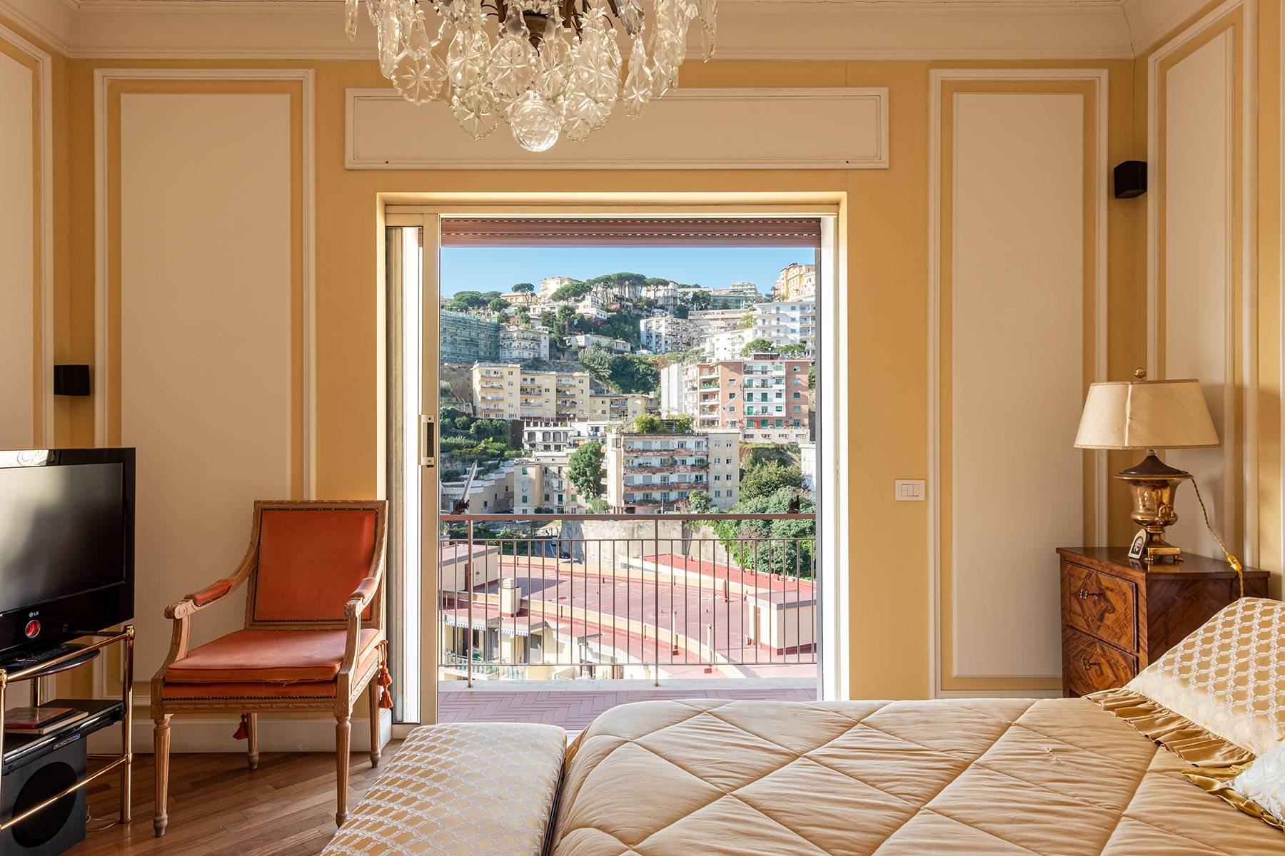 Appartamento in Vendita a Napoli: 5 locali, 350 mq - Foto 12