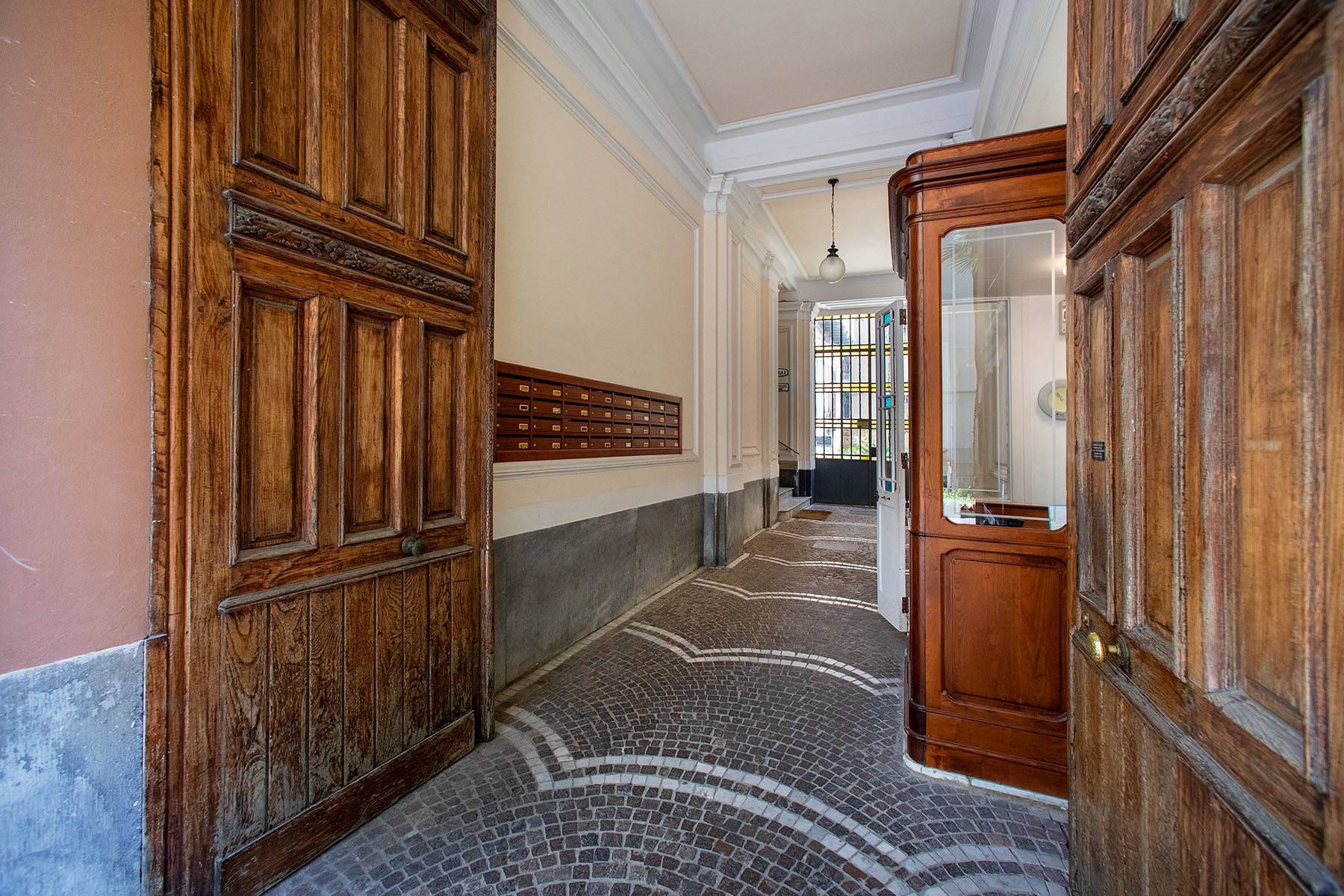 Appartamento in Vendita a Napoli: 5 locali, 120 mq - Foto 2