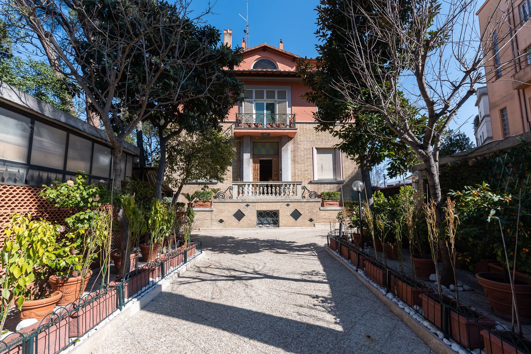 Villa in Vendita a Roma via barnaba oriani