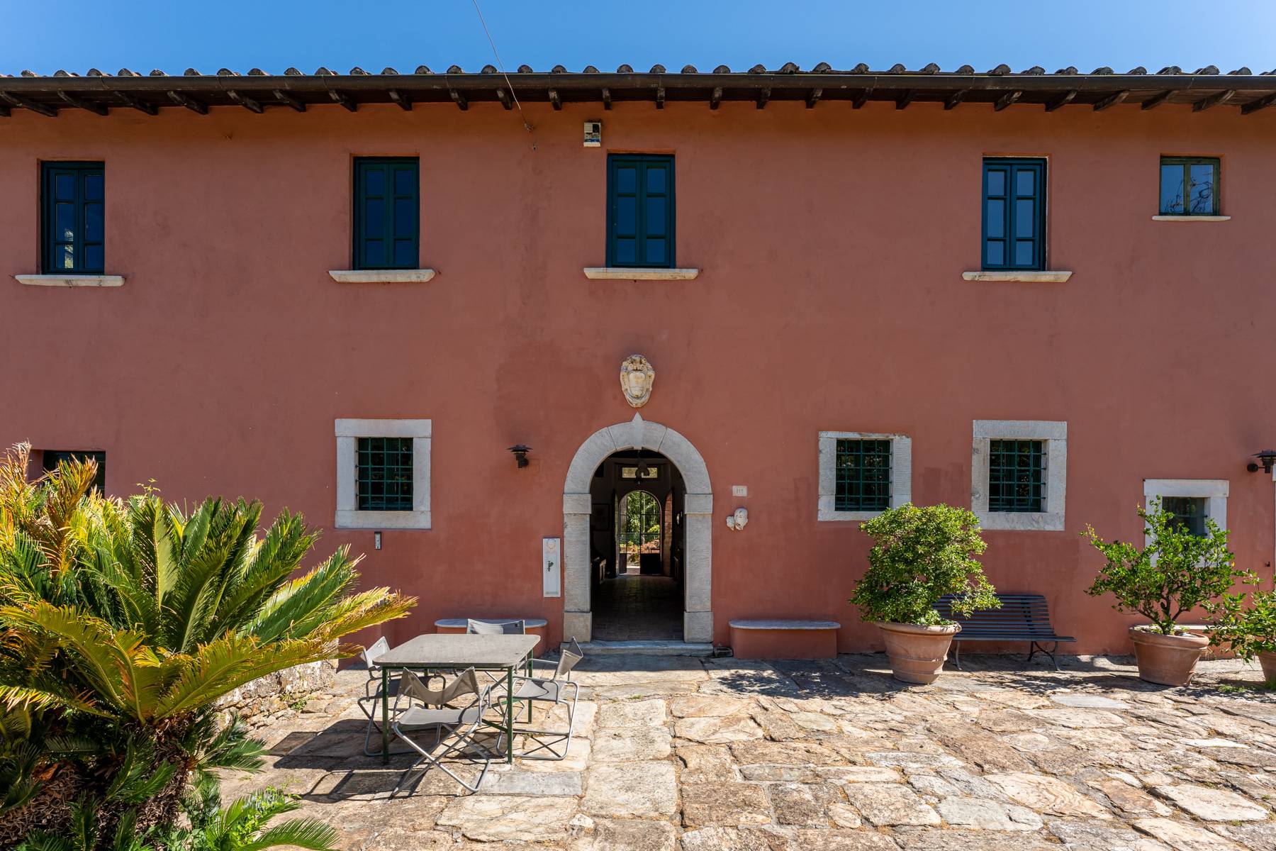 Villa in Vendita a Pietrasanta via solaio