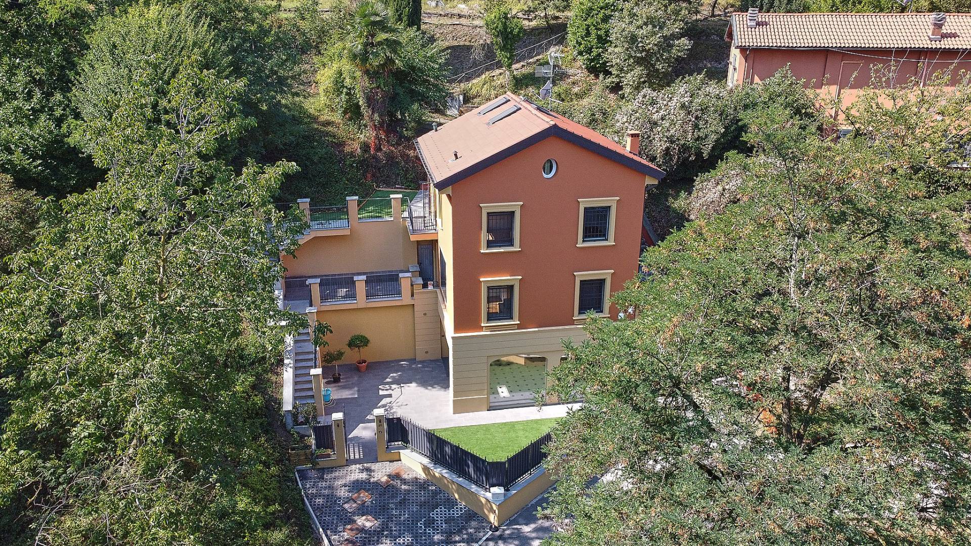 Villa in Vendita a Casalecchio Di Reno: 5 locali, 300 mq - Foto 2