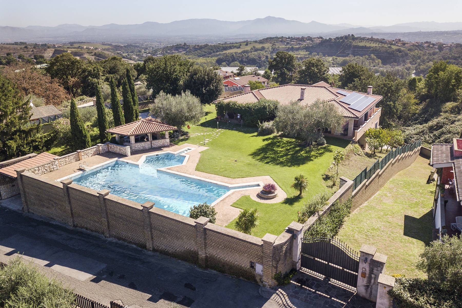 Villa in Vendita a Riano: 5 locali, 500 mq - Foto 1