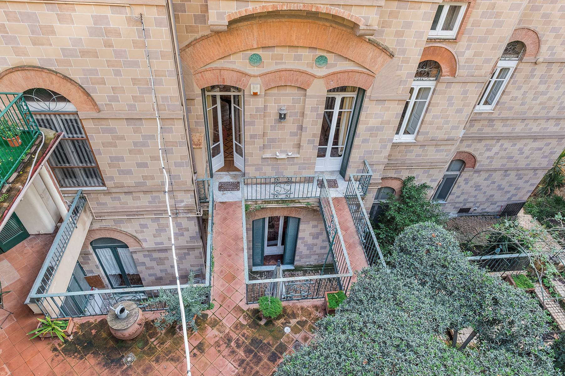 Appartamento in Vendita a Napoli: 5 locali, 400 mq - Foto 5