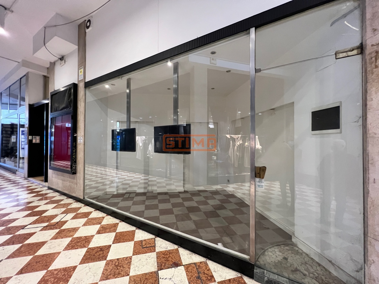Negozio / showroom di 8 mq a Treviso