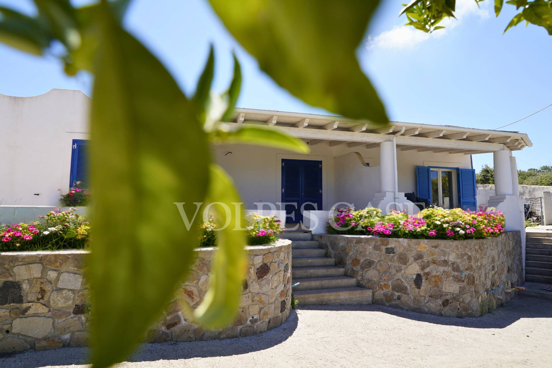 Casa indipendente in vendita a Lipari in zona Quattropani
