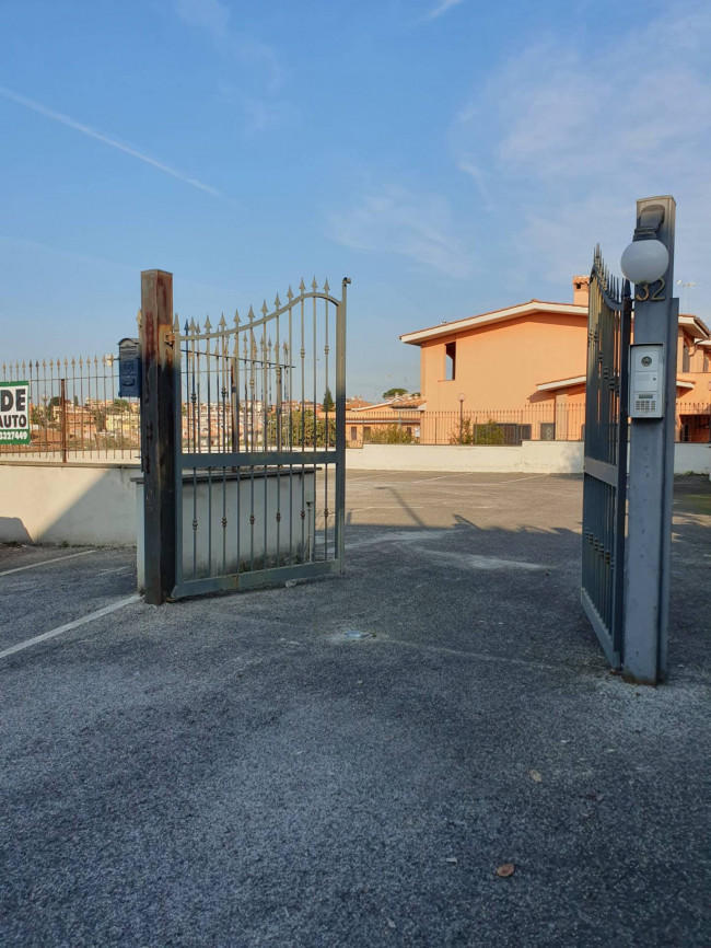 Garage/Box/Posto auto in vendita a Tor Lupara, Fonte Nuova (RM)