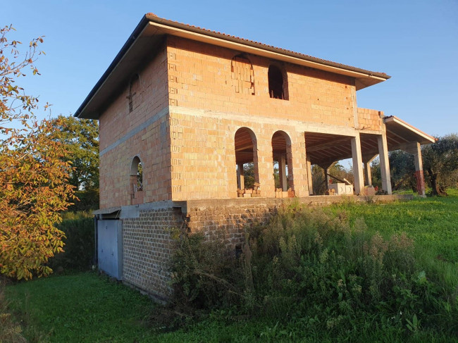 Rustico in vendita a Fabrica Di Roma (VT)