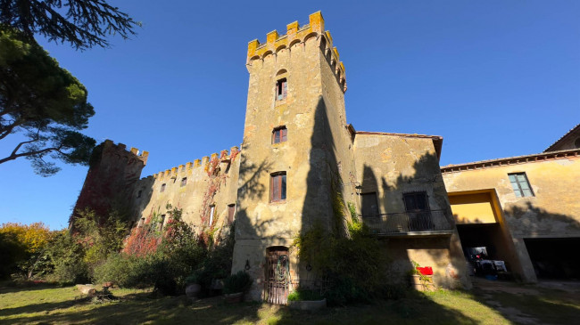 Typical historical house for sale in Pienza in Monticchiello area