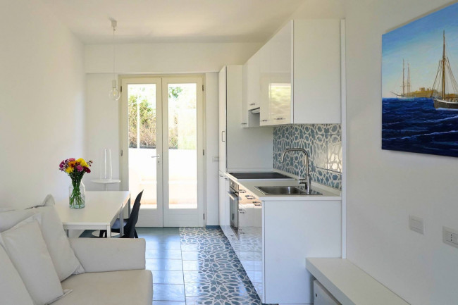 Appartamento in vendita a Lipari in zona Quattropani