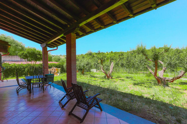 Villa in vendita a Capena in zona 