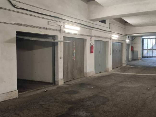 Box o garage in vendita a Roma in zona Serpentara