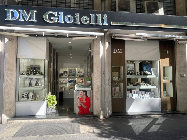 Attività commerciale in vendita a Roma