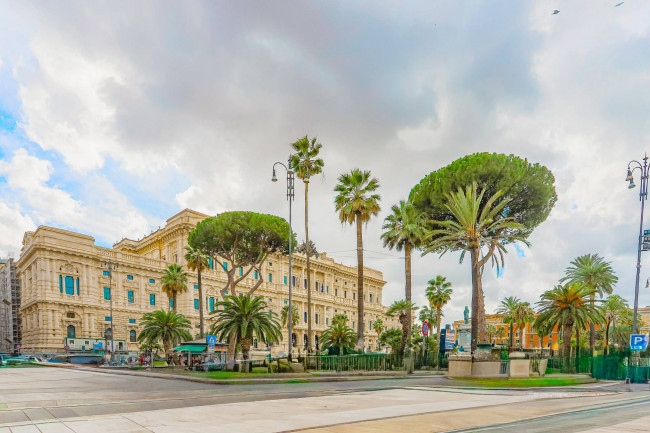 Attività commerciale in vendita a Roma in zona Prati