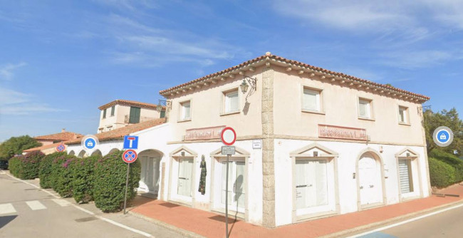 Attività commerciale in vendita a Roma in zona 