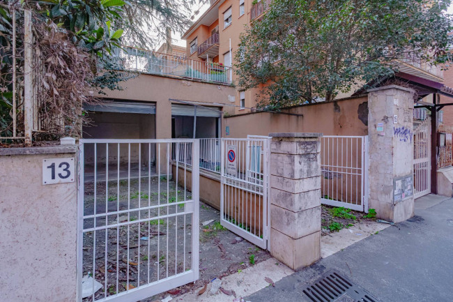 Box o garage in vendita a Roma in zona Torrevecchia