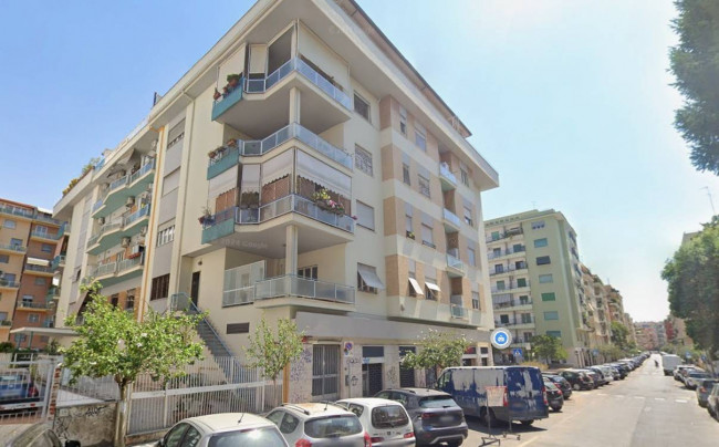 Apartment for rent in Roma in Africano area