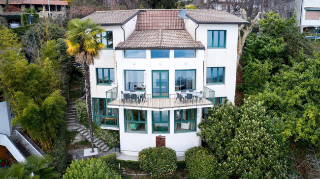 Villa in vendita a Massino Visconti in zona 