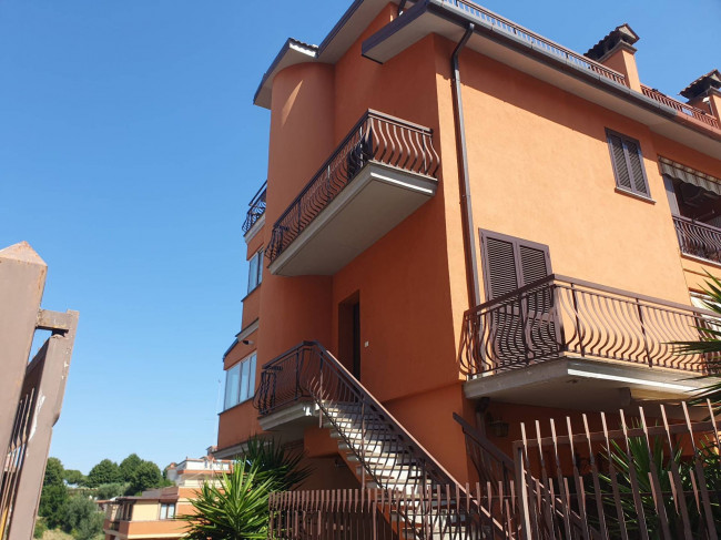 House for sale in Fonte Nuova in Tor Lupara area