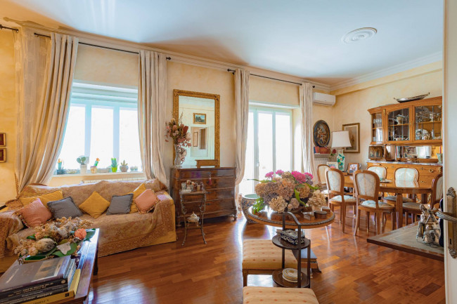 Apartment for sale in Roma in Farnesina area