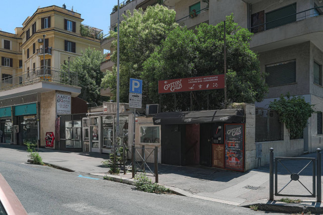 Locale/Negozio in affitto a Roma in zona Trieste