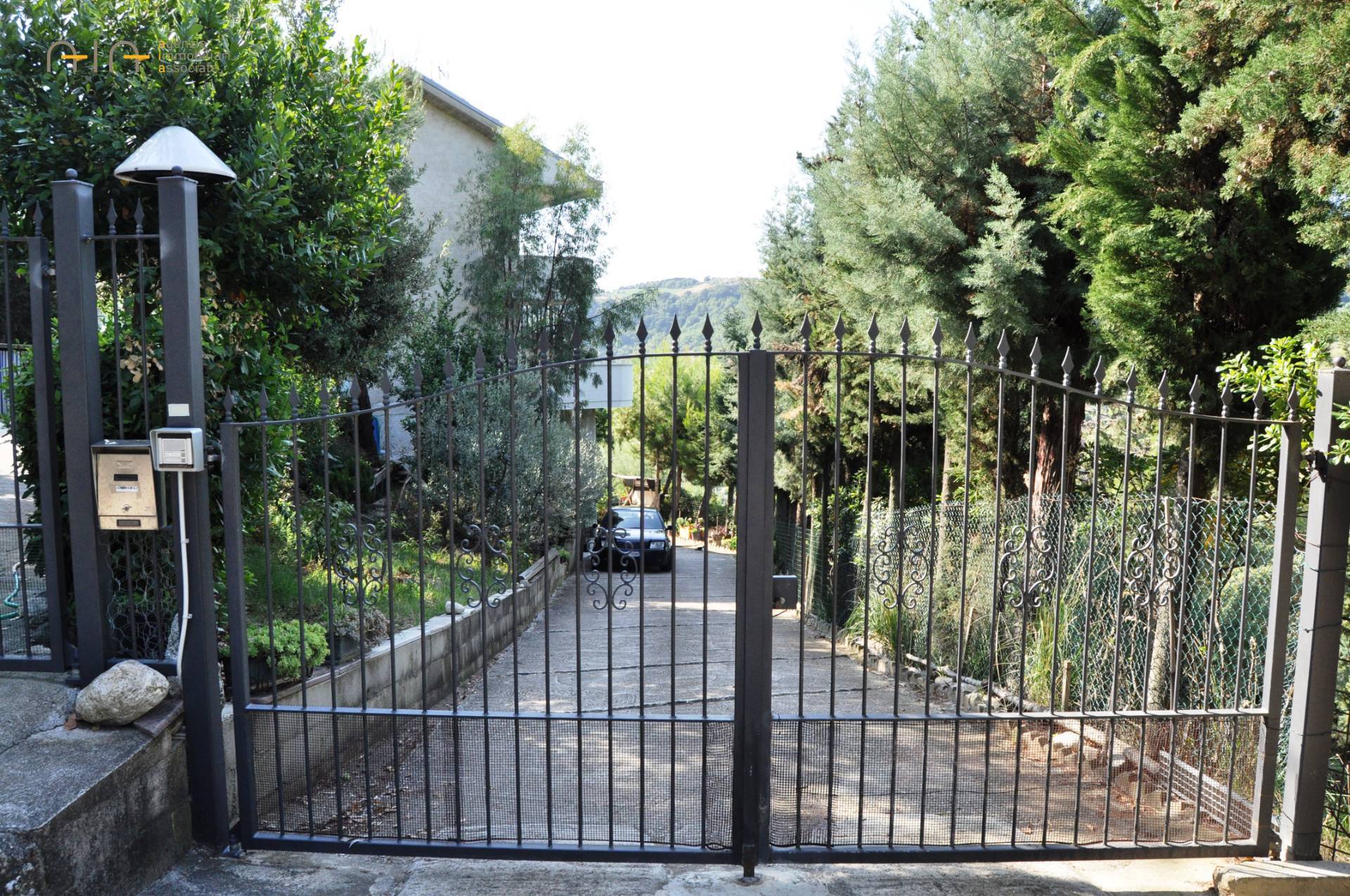 Villa Unifamiliare - Indipendente ACQUAVIVA PICENA vendita  Collinare (esposizione verso monti)  Abitare Gruppo Immobiliare