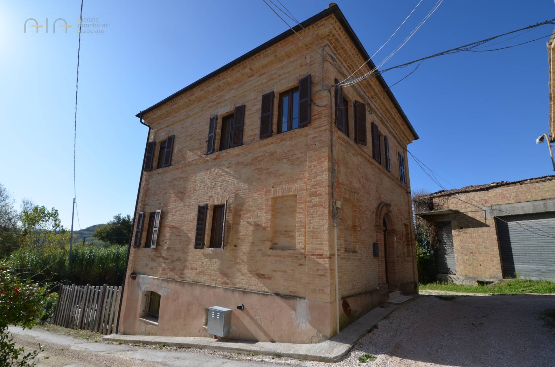 Rustico - Cascina PENNA SAN GIOVANNI vendita    Abitare Gruppo Immobiliare