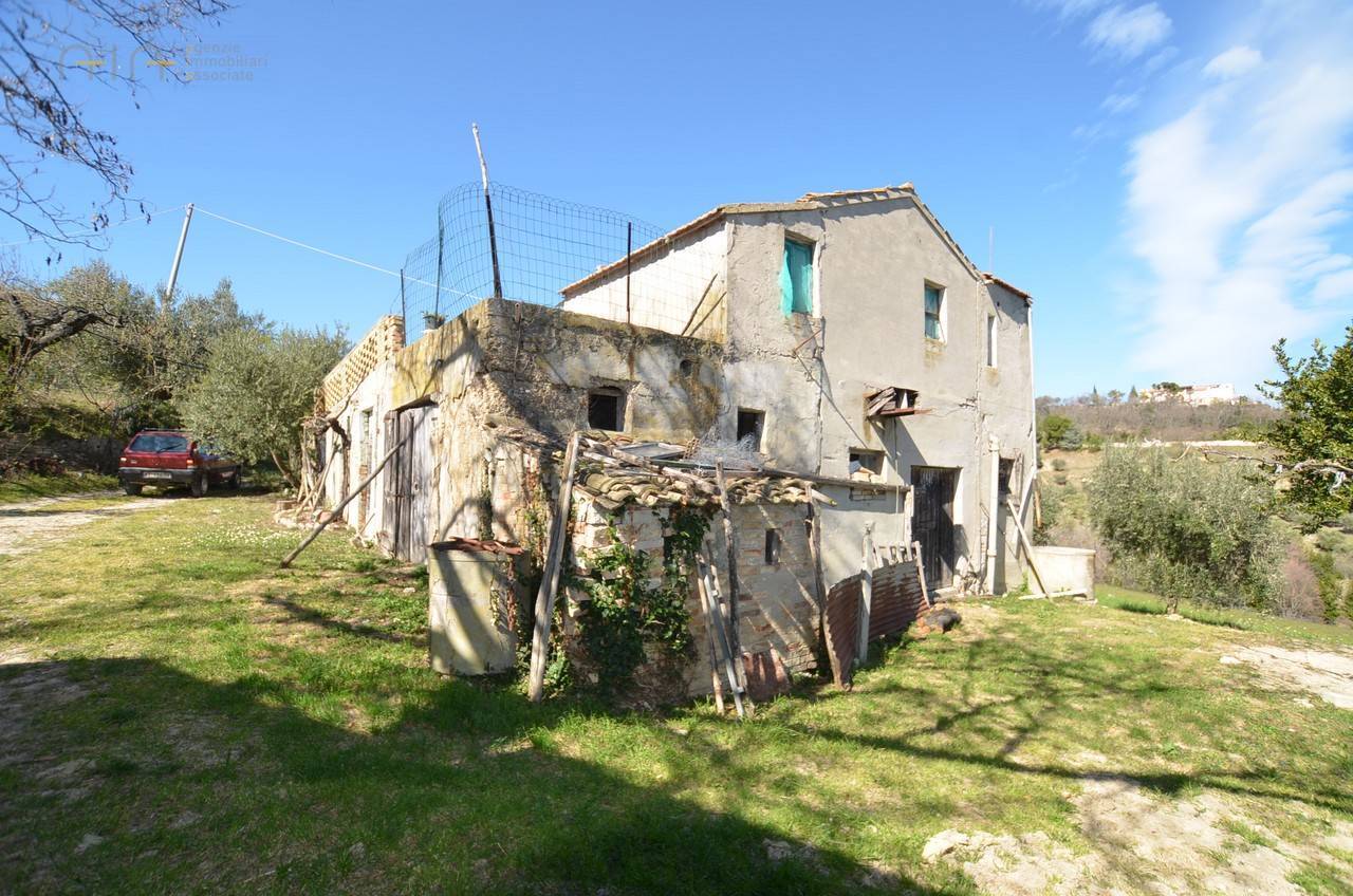  acquaviva-picena vendita quart: collinare (esposizione verso il mare) la-mer