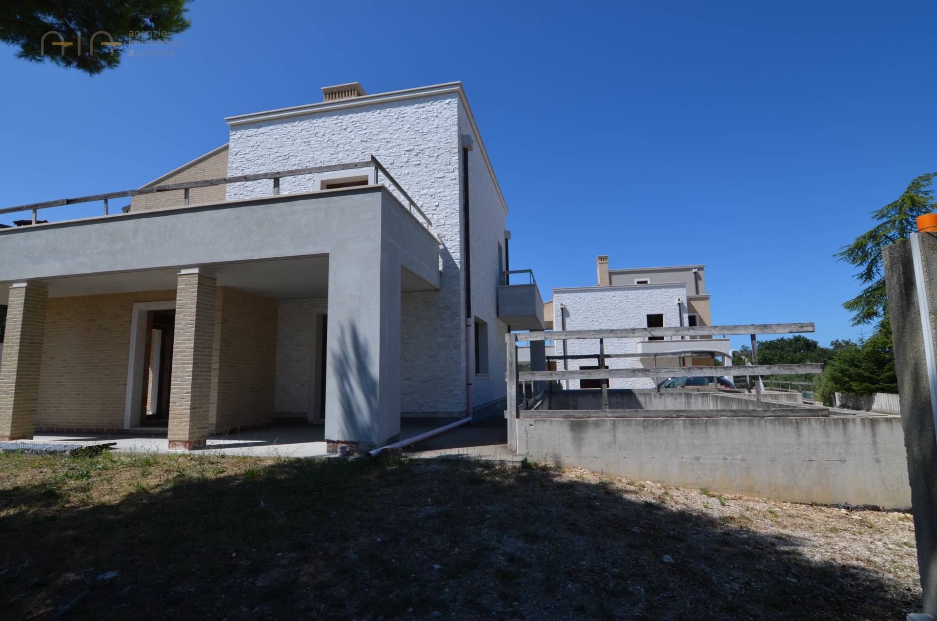 Villa GROTTAMMARE vendita  Collinare (zona di campagna interna)  Abitare Gruppo Immobiliare