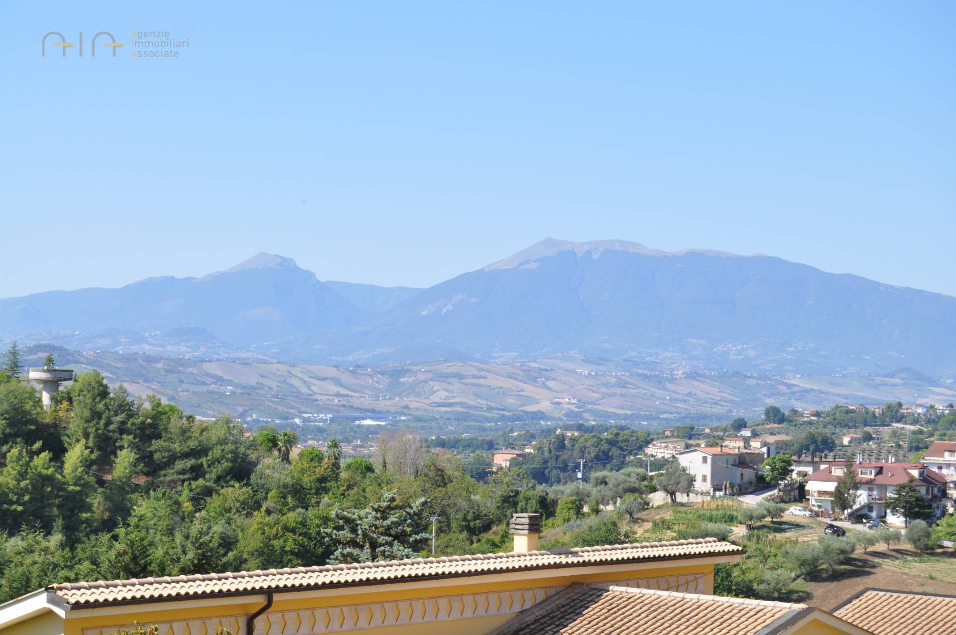 Villa Unifamiliare - Indipendente MONSAMPOLO DEL TRONTO vendita  Centrale / Centro Storico (vecchio Incasato Medievale)  Abitare Gruppo Immobiliare