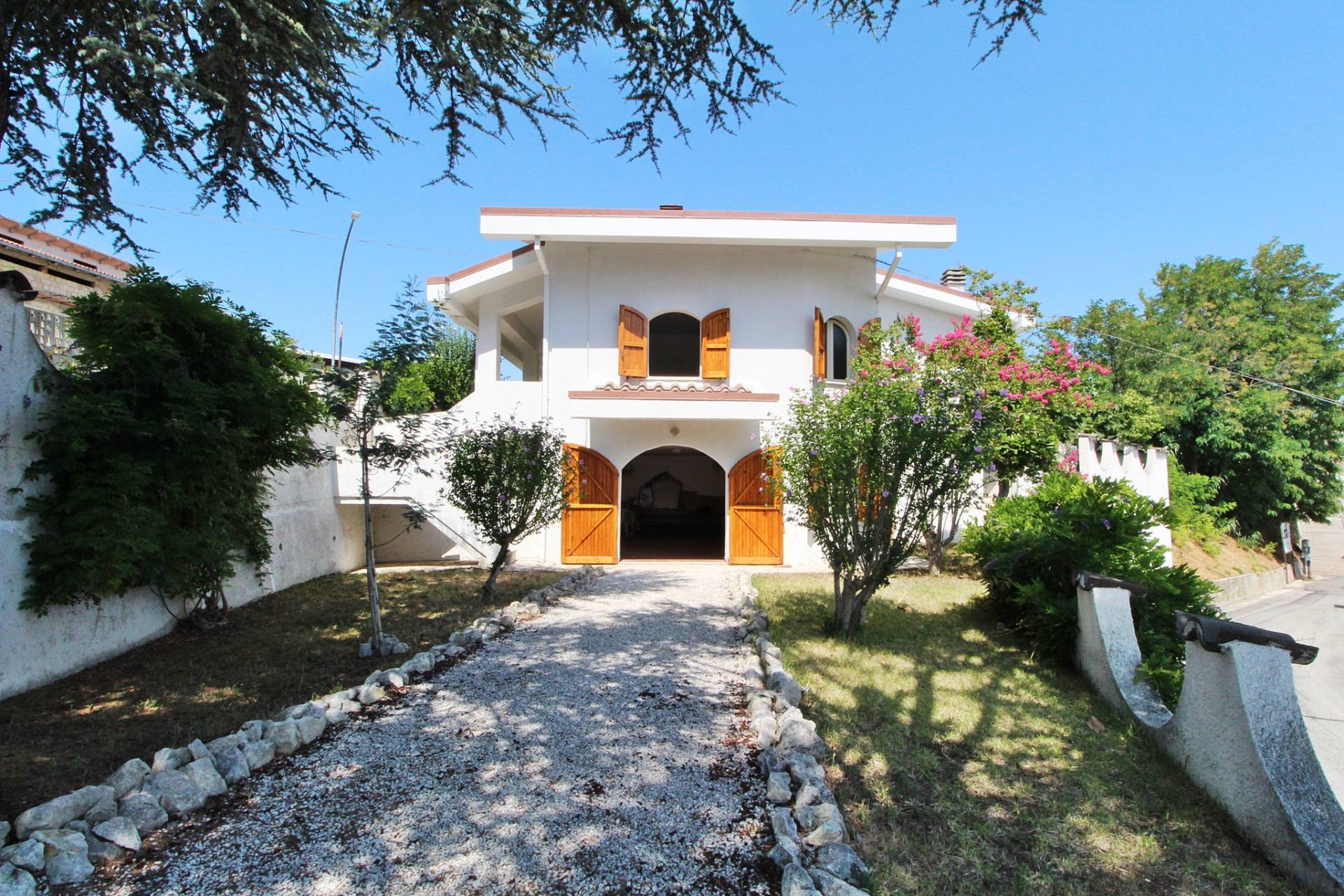 Villa in vendita a Casacanditella (CH)