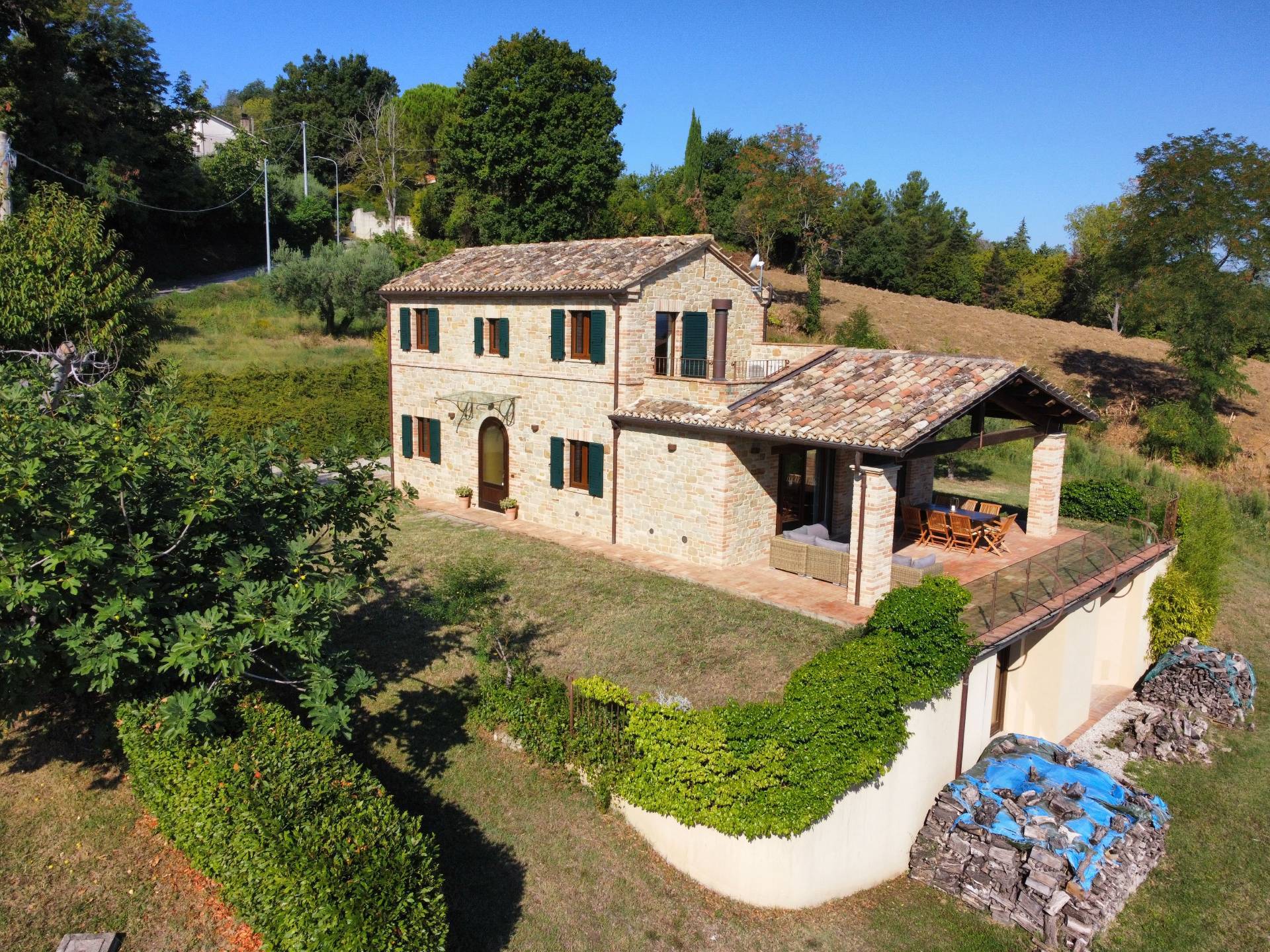Foto - Casale Colonico Rustico In Vendita A Loro Piceno