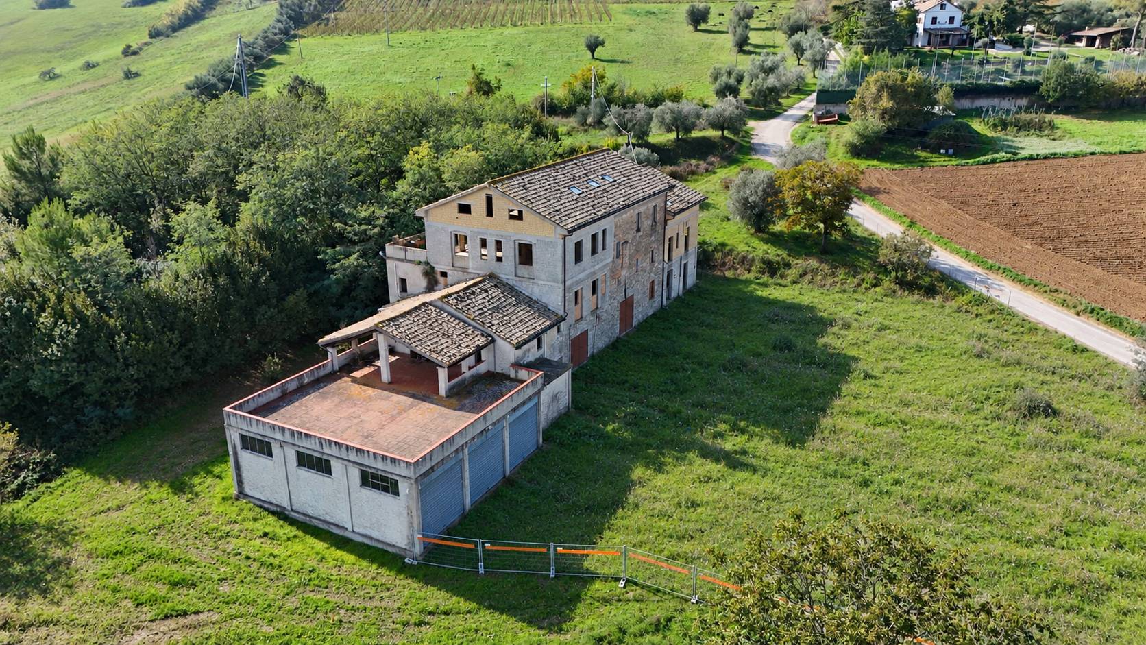 Rustico/Casale in vendita a Acquaviva Pice... - foto 3