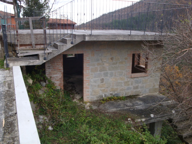 Villa Unifamiliare - Indipendente VALLE CASTELLANA vendita  Montana  La Mer