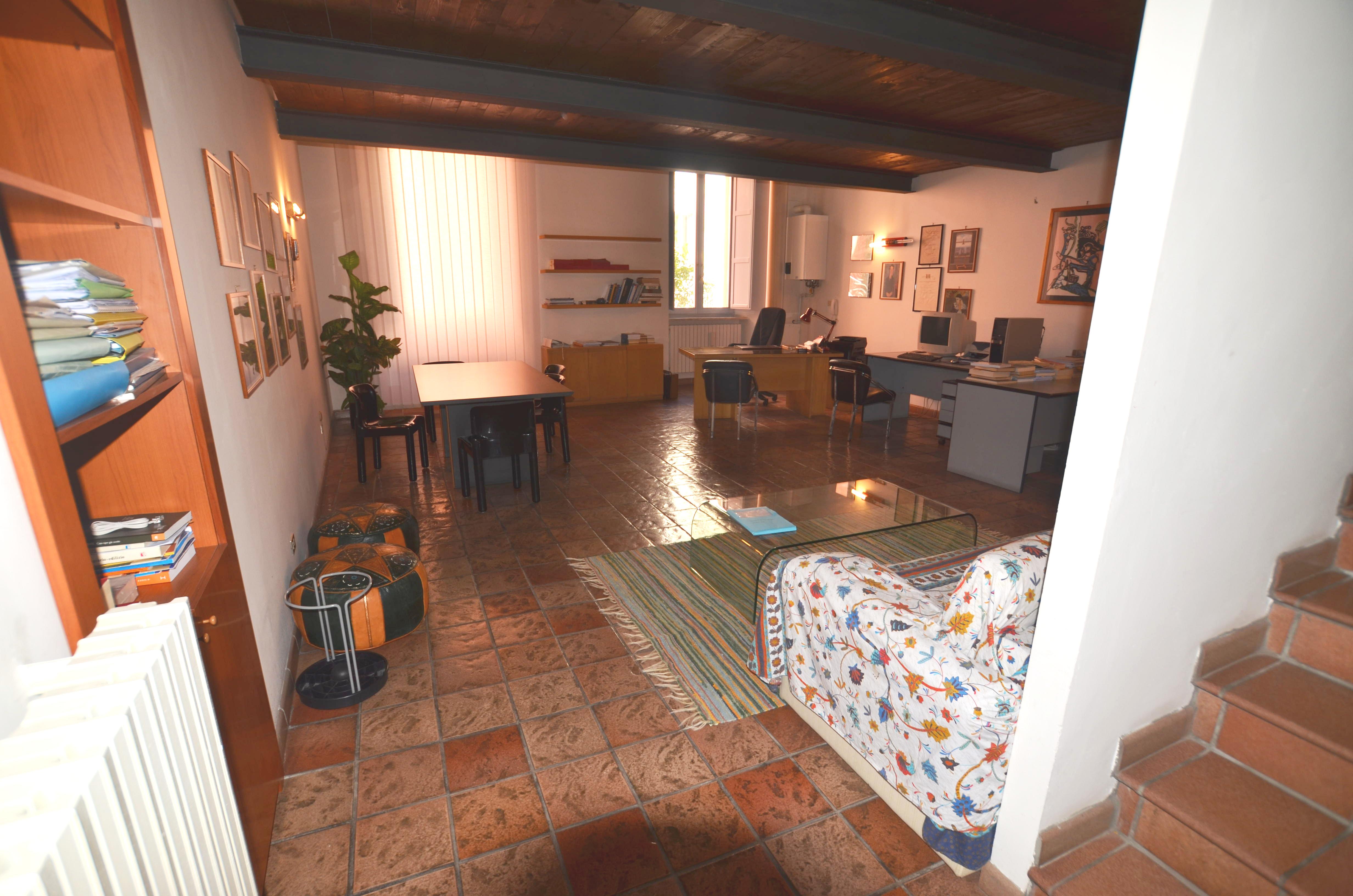 Ufficio - Loc.Com. ASCOLI PICENO vendita  Centralissima (antico Incasato Medievale)  La Mer
