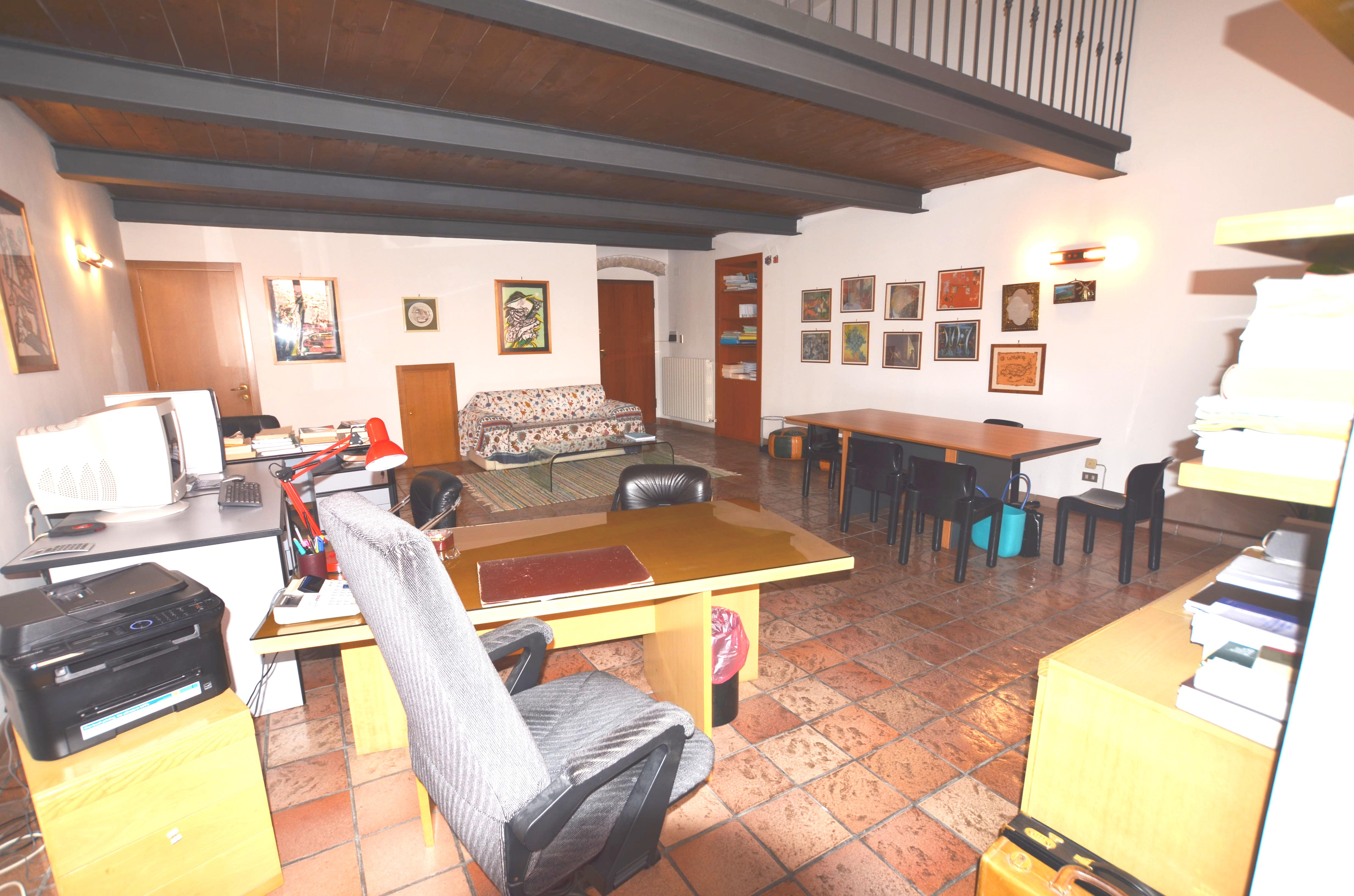Ufficio - Loc.Com. ASCOLI PICENO vendita  Centralissima (antico Incasato Medievale)  La Mer