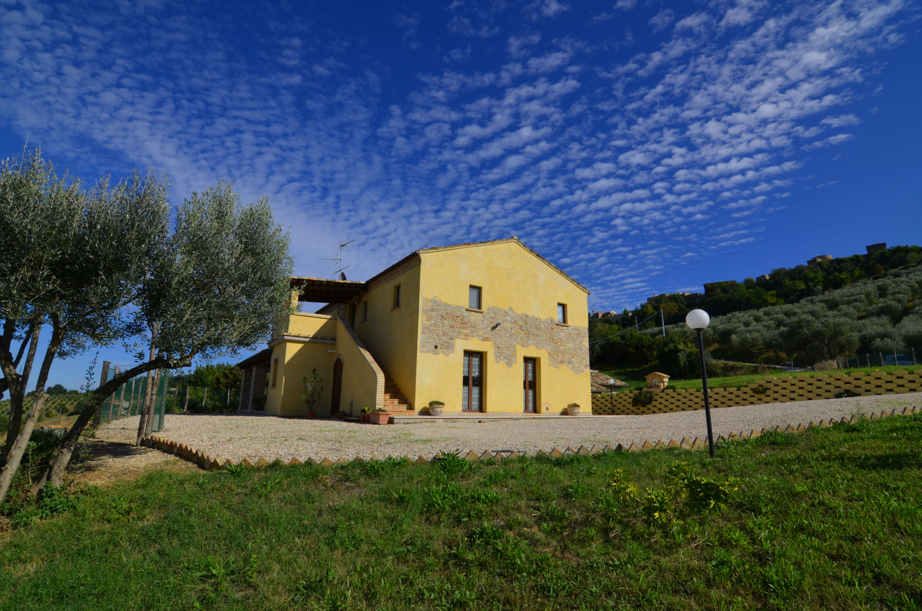 Rustico - Cascina ACQUAVIVA PICENA vendita  Collinare (esposizione verso il mare)  Abitare Gruppo Immobiliare