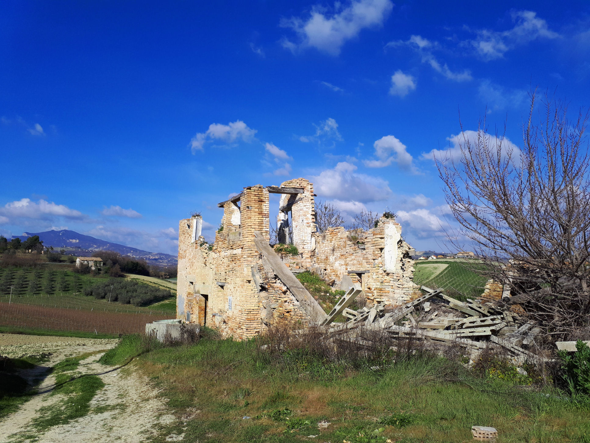 Rustico in vendita a Appignano Del Tronto (AP)