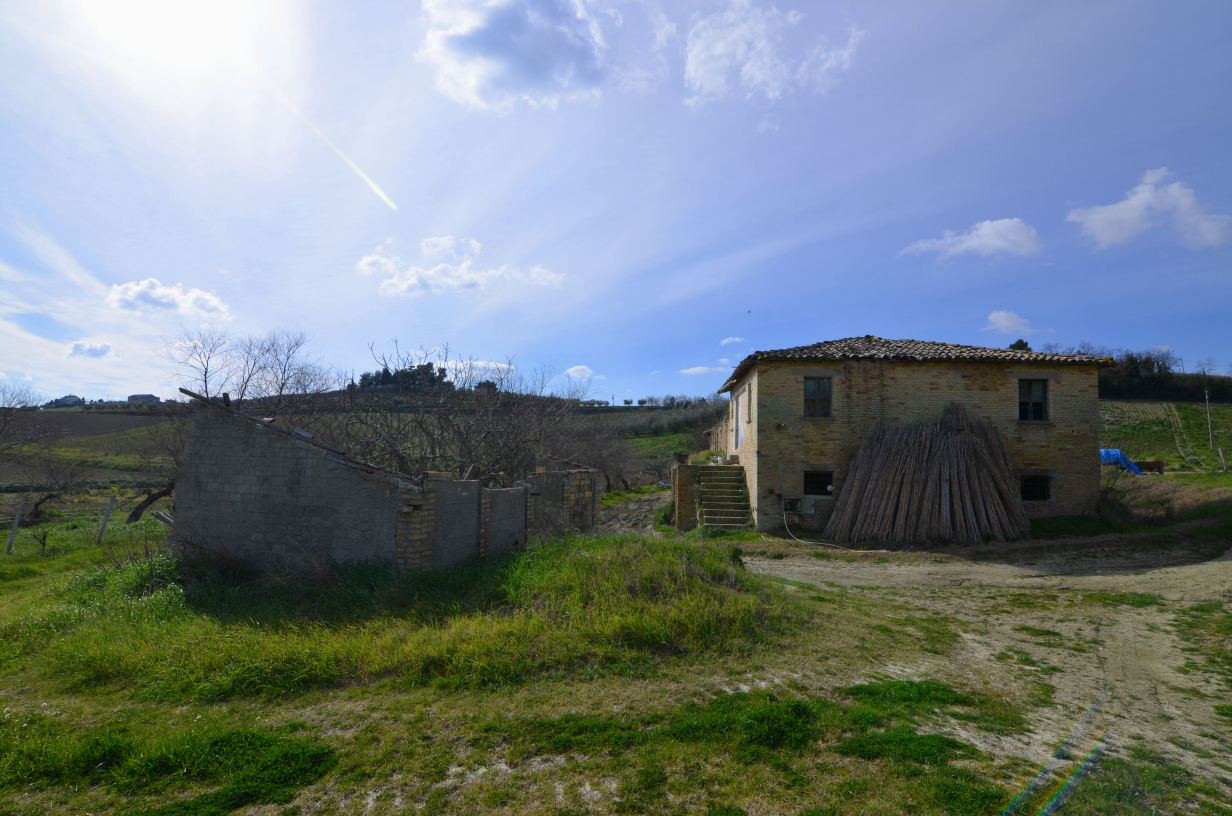 Rustico in vendita a Appignano Del Tronto (AP)