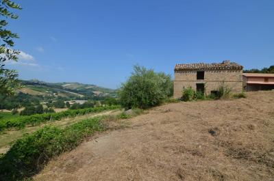 Casale Colonico in vendita a Castignano