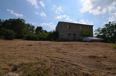 Casale Colonico in vendita a Castignano