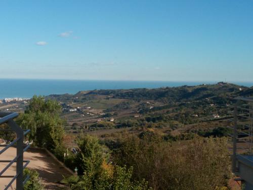 Villino a  schiera / bifamiliare in vendita a Acquaviva Picena