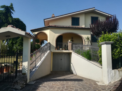 Villa singola in Vendita a Cossignano