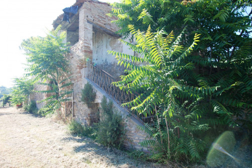 Casale Colonico in vendita a Massignano