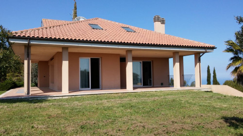 Casa cielo - terra in vendita a Grottammare