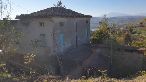 Casale Colonico in vendita a Carassai