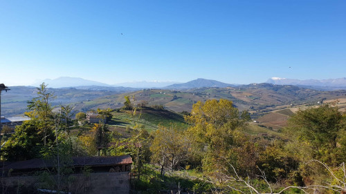 Casale Colonico in vendita a Carassai