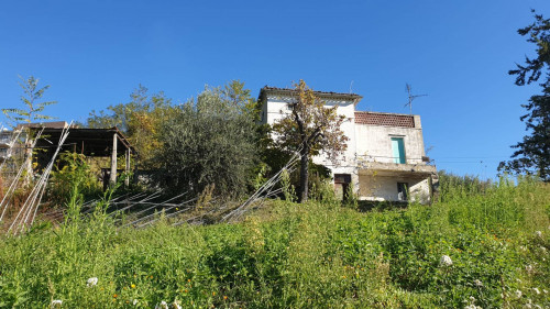 Casale Colonico in vendita a Carassai